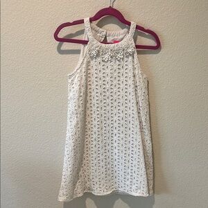 Lilly Pulitzer Girls Mini Pearl Shift in Resort White Oval Flower Petal Eyelet